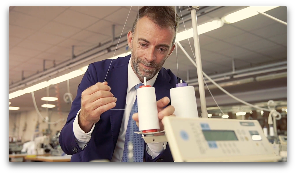 Carica il video: Perché Shirtech è una camicia moderna e innovativa